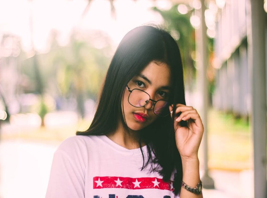 stylish cute simple girl pic