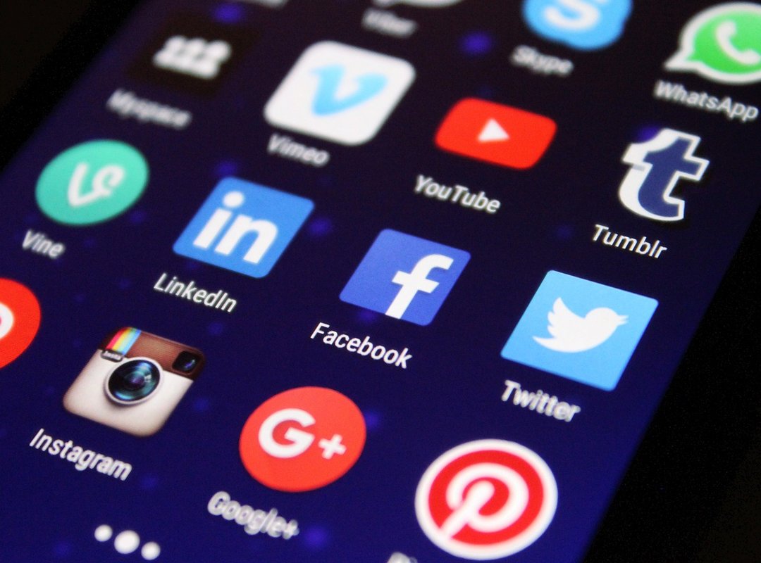 Why This Bold Style Took Over Social Media